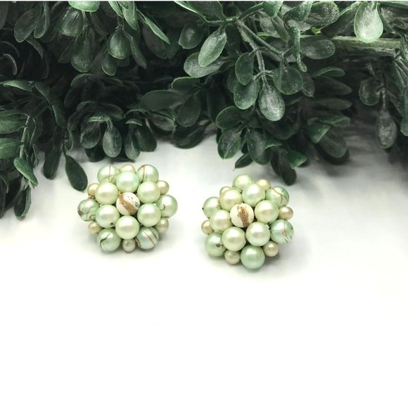 Vintage Clip On Earrings Gold Toned Round Beaded Clusters Pearly Mint Green With - Picture 1 of 7